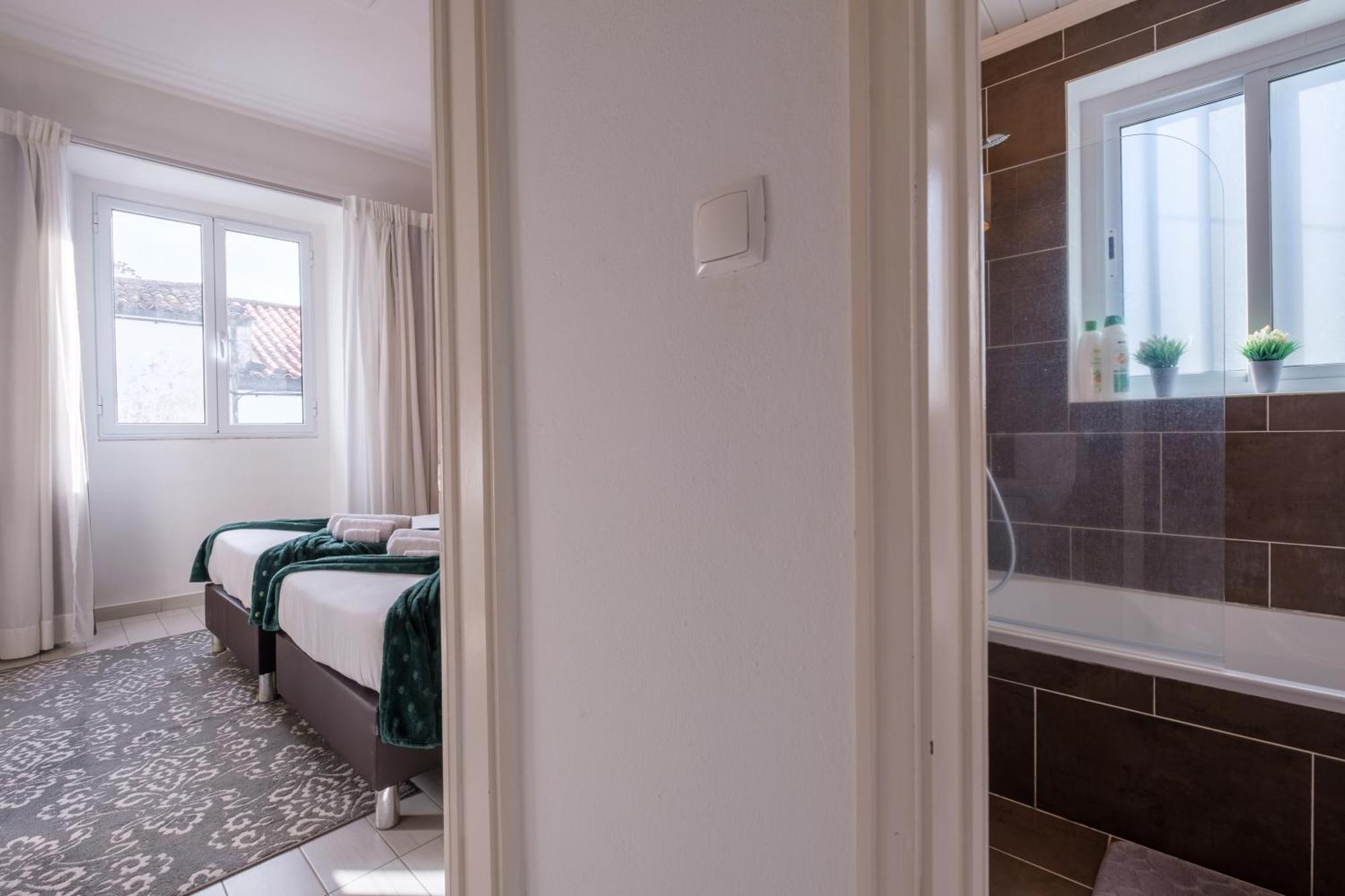 Victoria Guest House Фурнаш Экстерьер фото